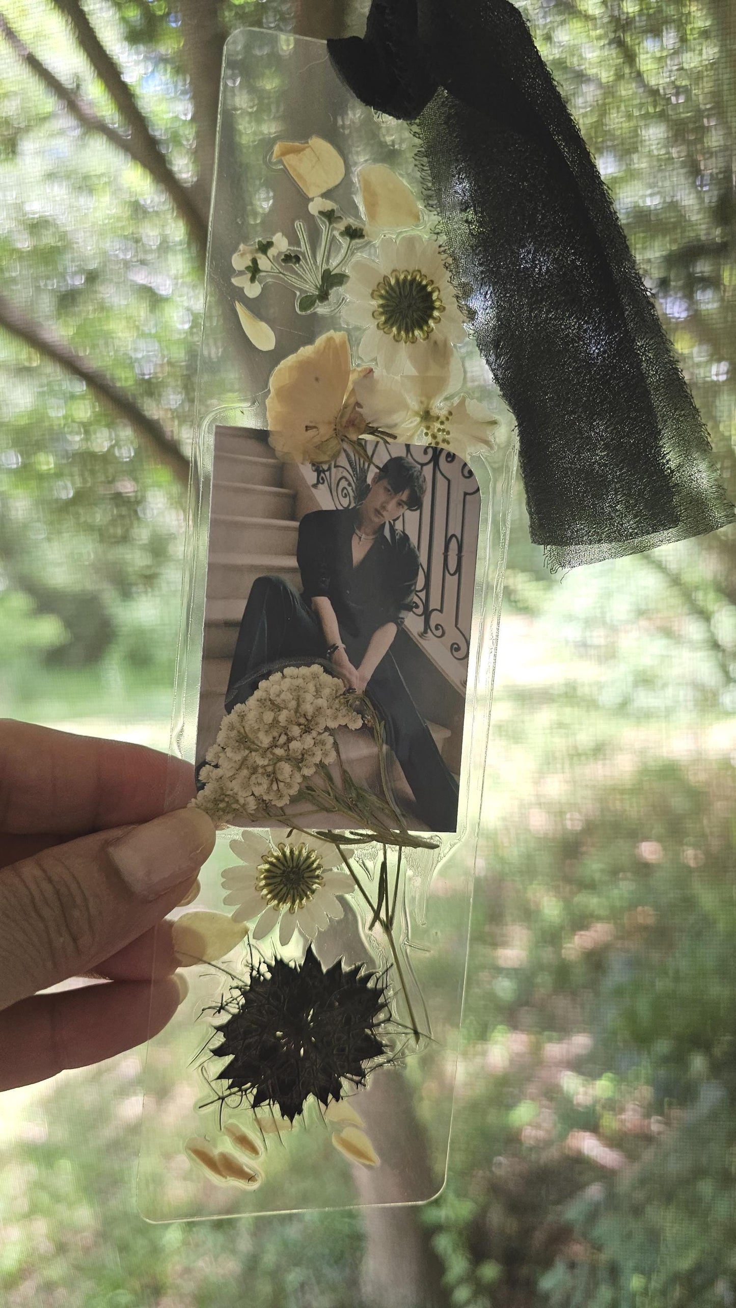 Pressed Floral Laminate Bookmarks with Picture - KPOP OT7 INSPIRED